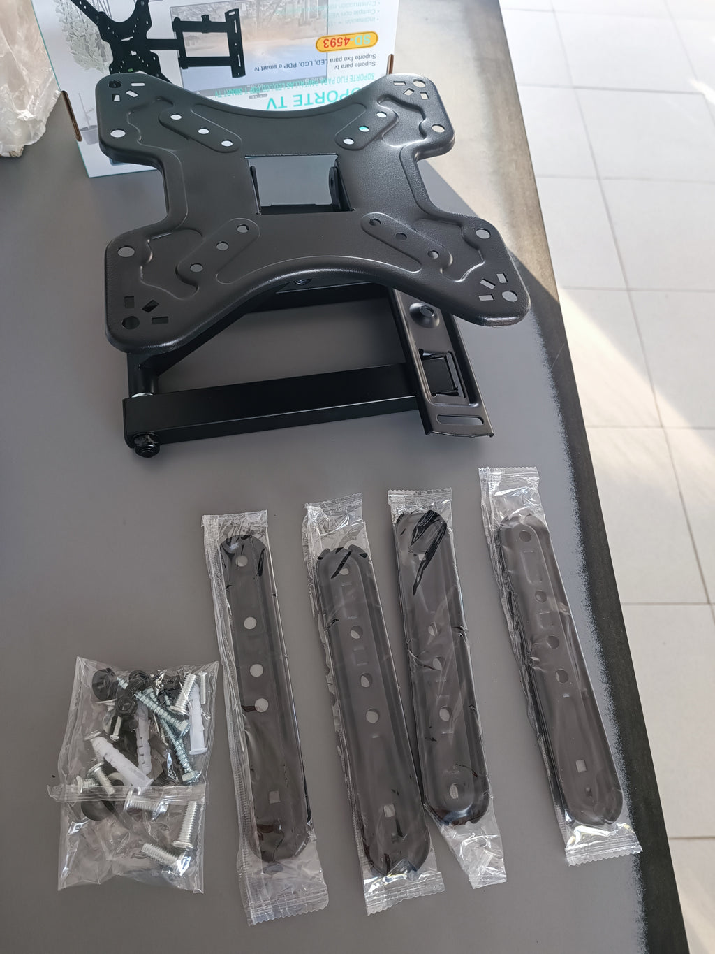 SOPORTE TV HASTA 46" EXTENSIBLE A ESTRENAR